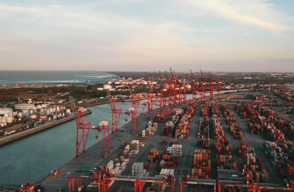 宁波作为中国的重要港口城市，其货代行业尤为引人瞩目